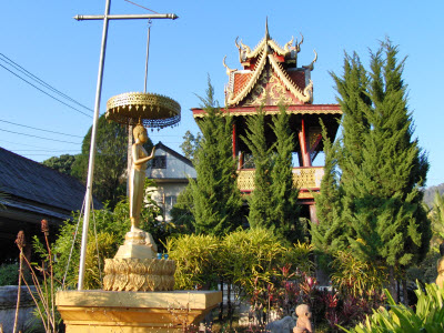 buddhistischer Tempel auf einer Thailand Rundreise (Niki Vogt / pixelio.de)