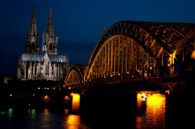 Kururlaub nach Köln zum Dom (Tino Bahr / pixelio.de)