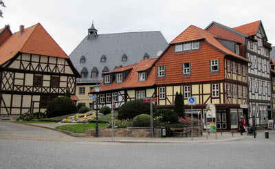 Wernigerode, Platz hinterm Rathaus (Rolf Handke / pixelio.de)